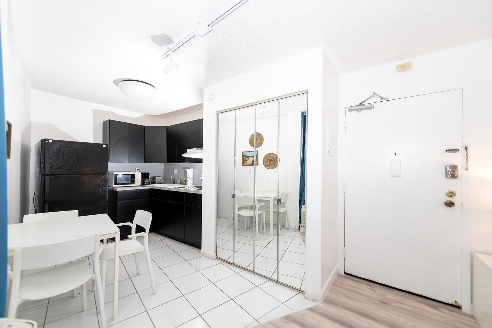 Sobe Apartments Маями Бийч Екстериор снимка